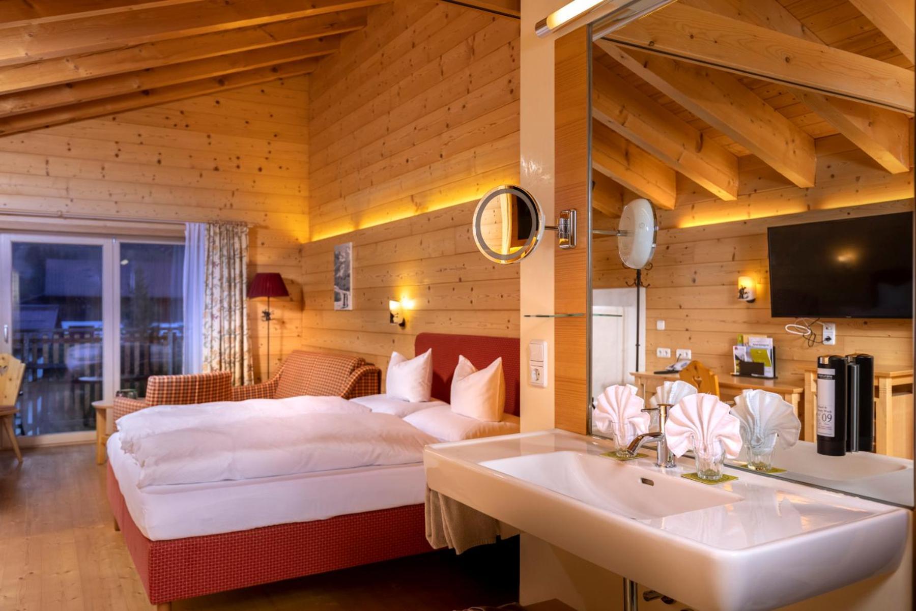 Hotel Walserberg Warth  Room photo