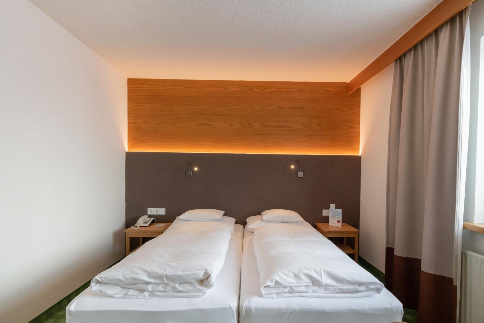 Hotel Walserberg Warth  Room photo